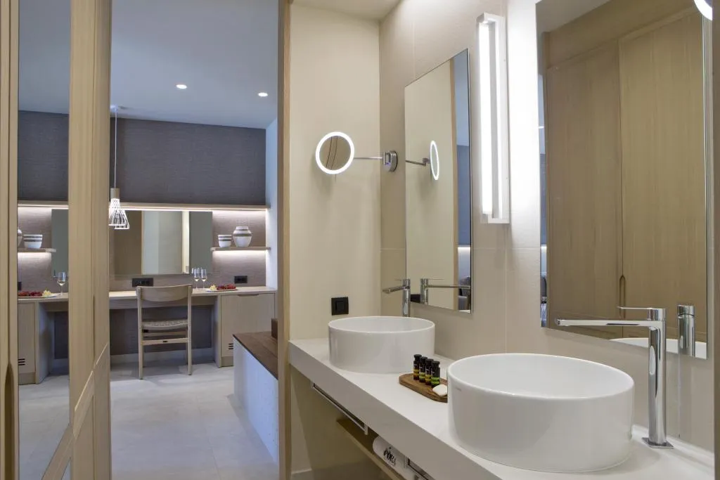 SUITE ONE BEDROOM Room, MERAVIA Leonardo Limited Edition, Halkidiki