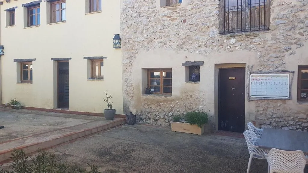 Room, Benali, Valencia