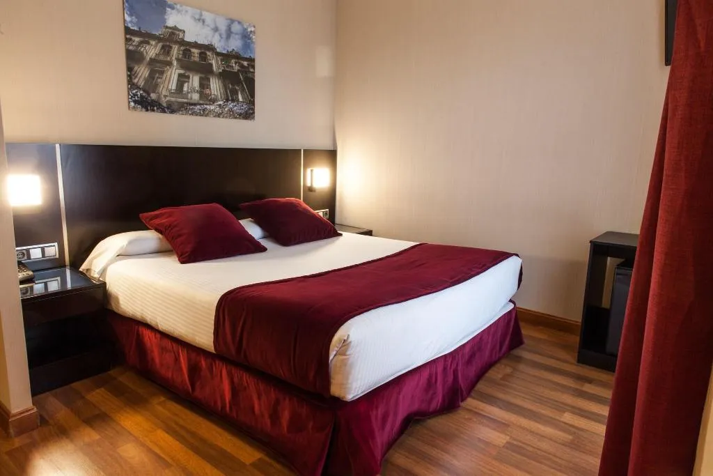 DOUBLE STANDARD Room, Clement Barajas, Madrid