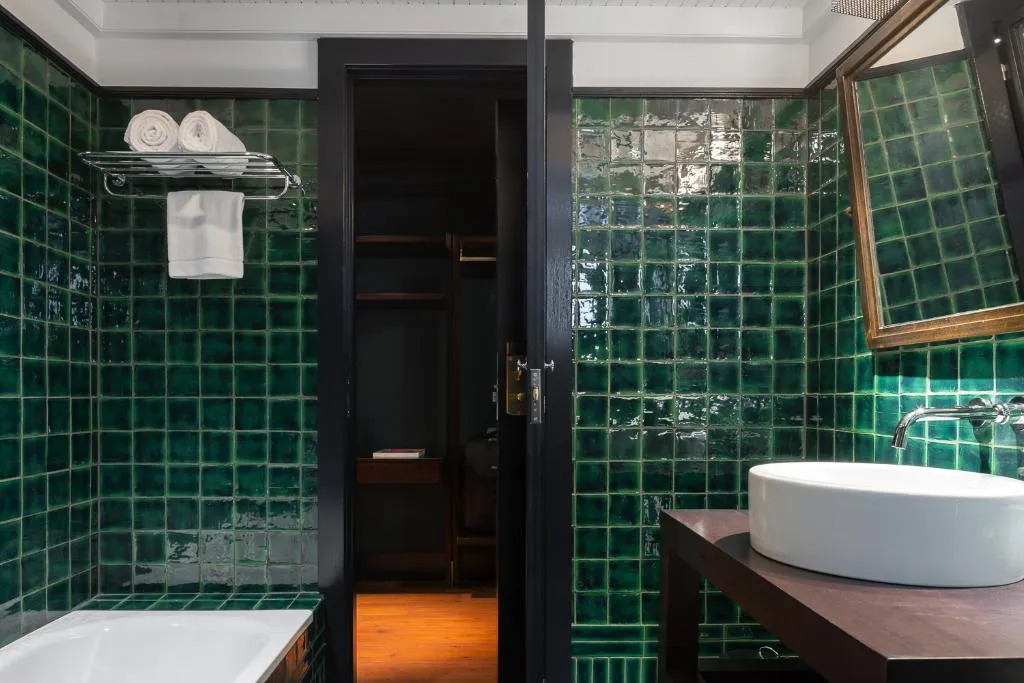 Double or Twin DELUXE SUPERIOR Room, La França Travellers  Hotel Boutique, Barcelona