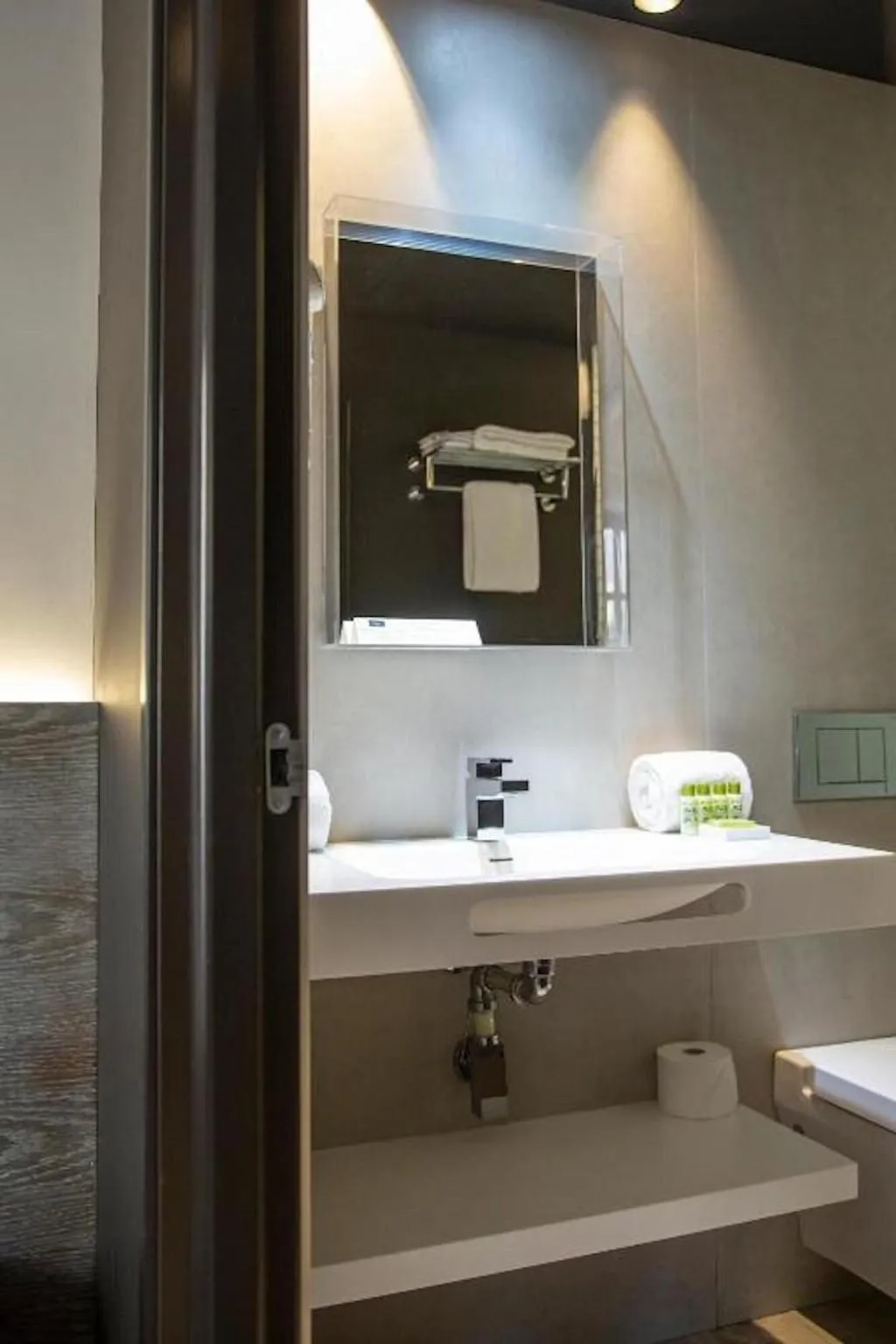 JUNIOR SUITE QUEEN SIZE BED Room, Myr Plaza Mercado & Spa, Valencia