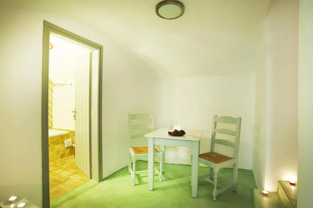 SUITE STANDARD Room, Markezinis Suites, Santorini