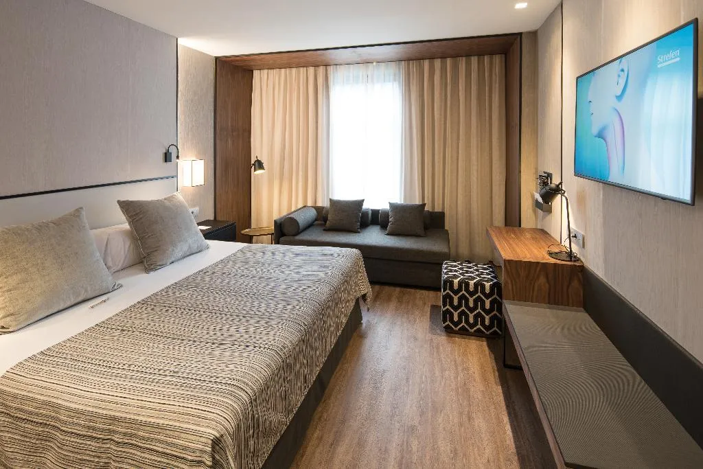 Double or Twin DELUXE Room, Catalonia Barcelona Plaza, Barcelona