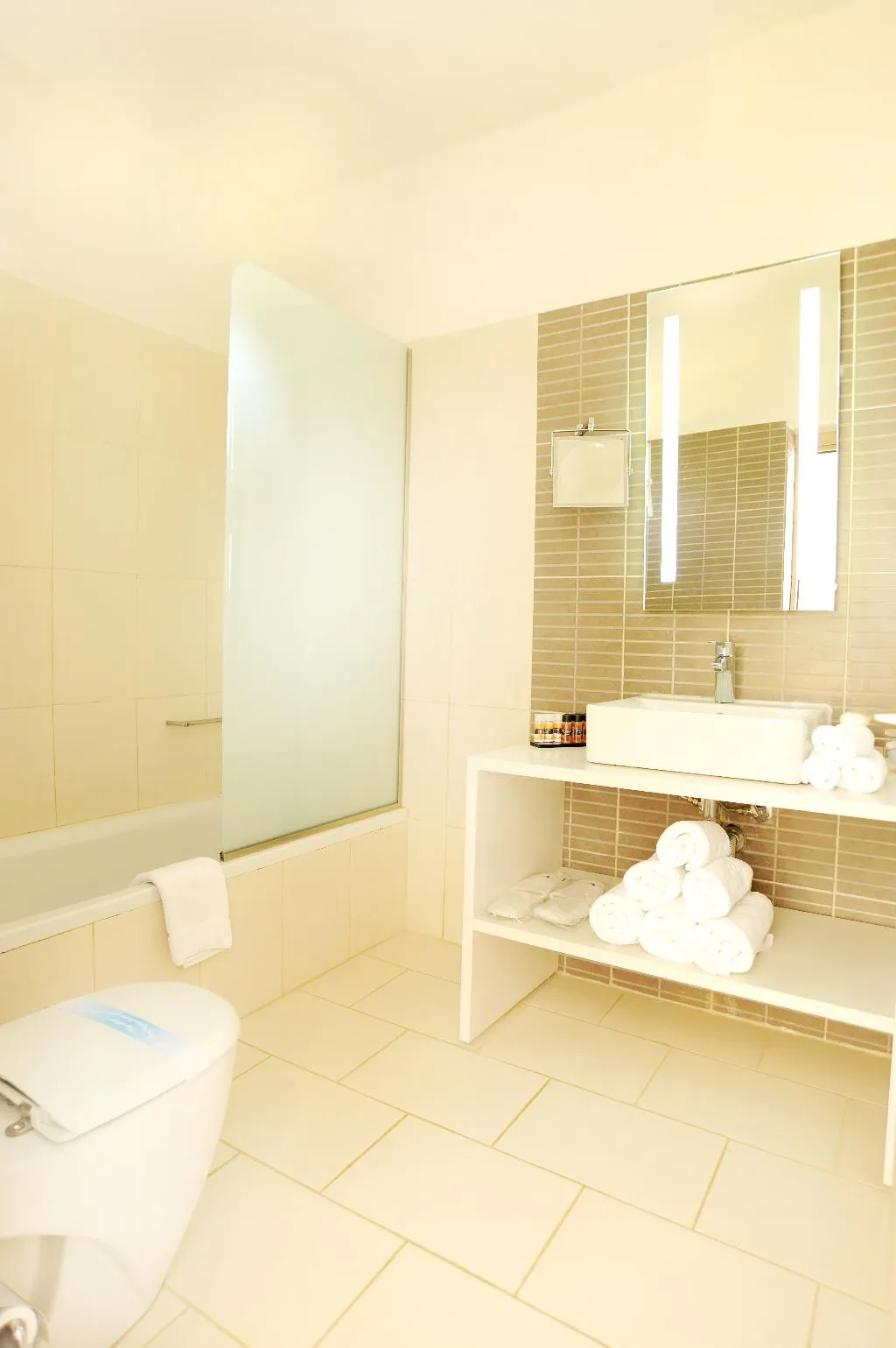 TRIPLE SEA VIEW Room, Sikyon Hotel, Athens