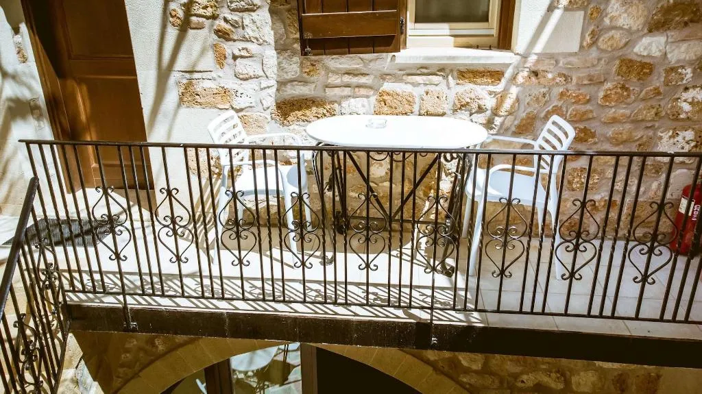 Room, Bozzali, Crete