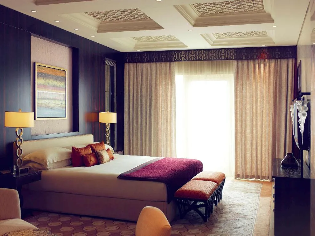 SUITE SUPERIOR KING BED Room, Raffles Dubai, Dubai