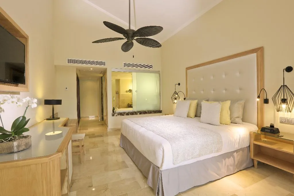 DOUBLE DELUXE Room, Grand Palladium Palace Resort Spa & Casino All Inc, Dominican Republic