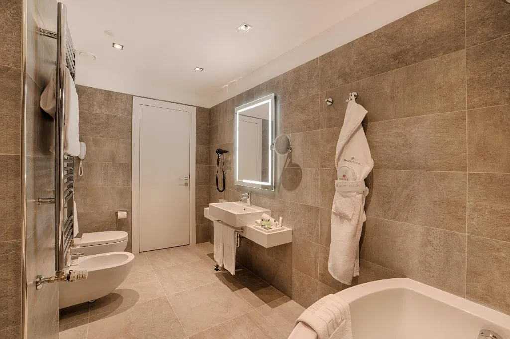 DOUBLE PREMIUM Room, NH Collection Roma Palazzo Cinquecento, Rome