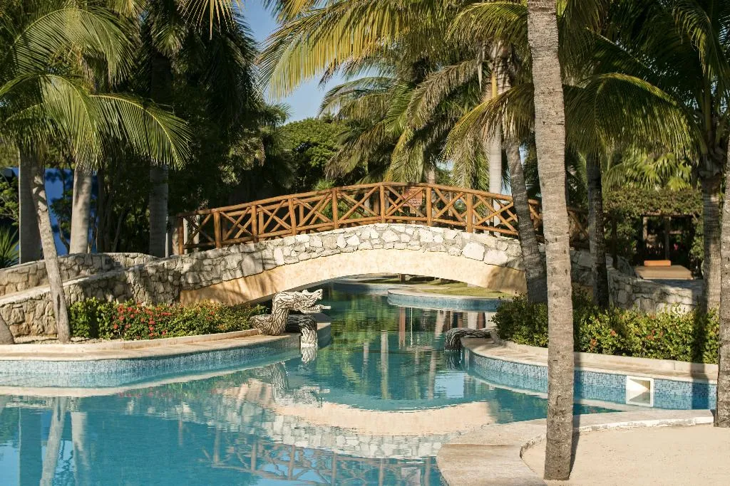 Pool, Iberostar Waves Paraiso del Mar All Inclusive, Cancun Area