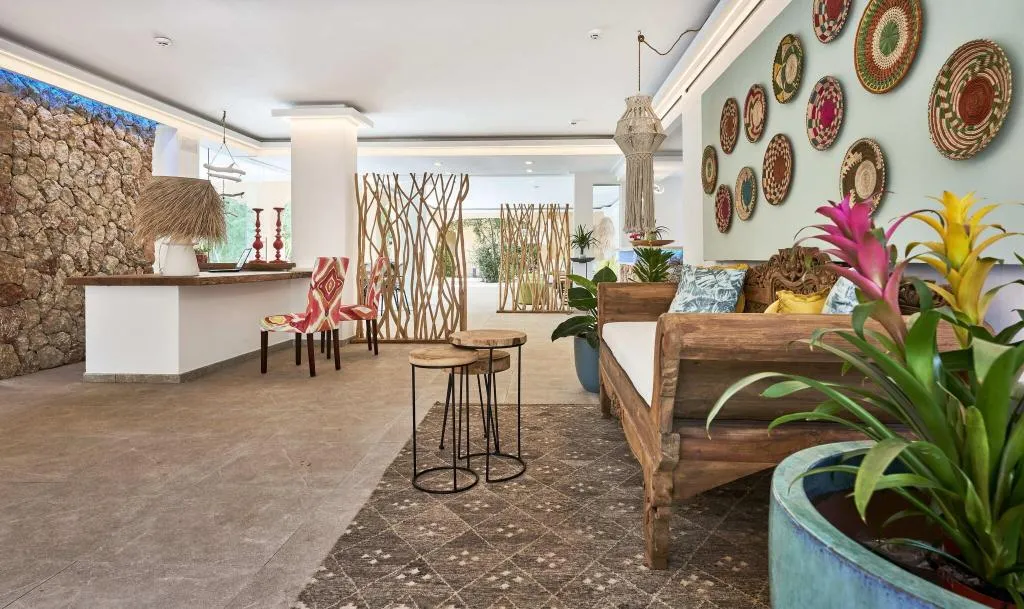 Lobby, S'Olivera Apartamentos, Majorca