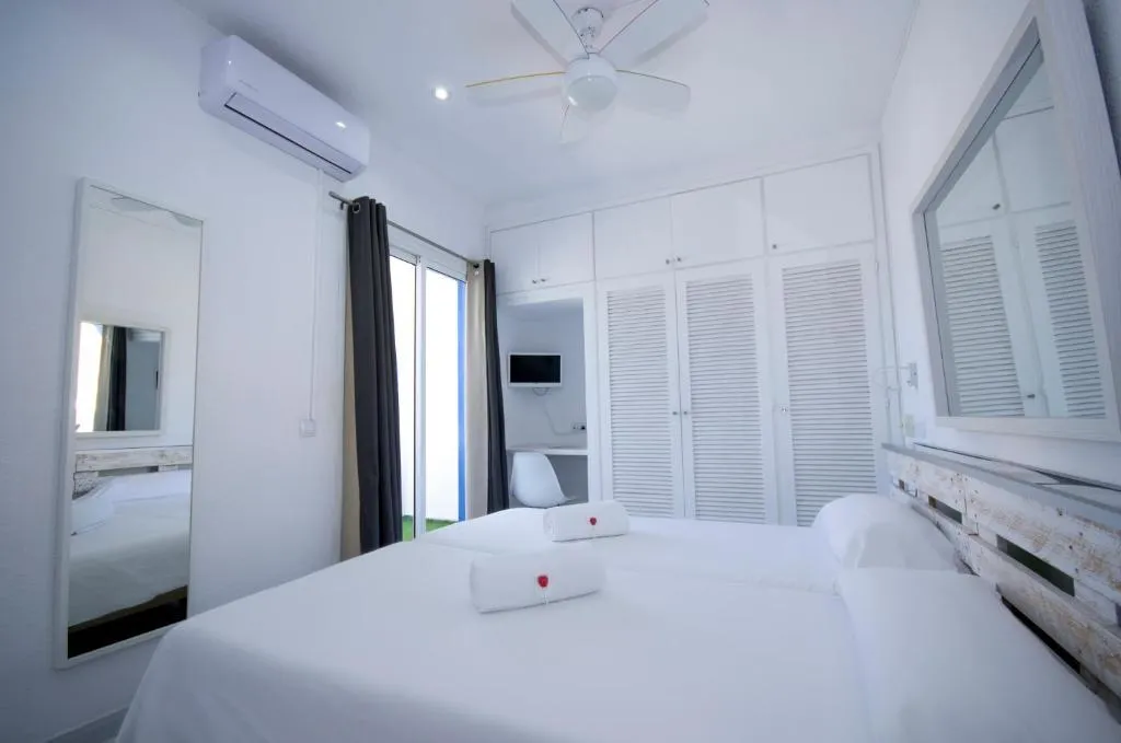 APARTMENT CAPACITY 2 Room, Fun Vistamar Ibiza, Ibiza