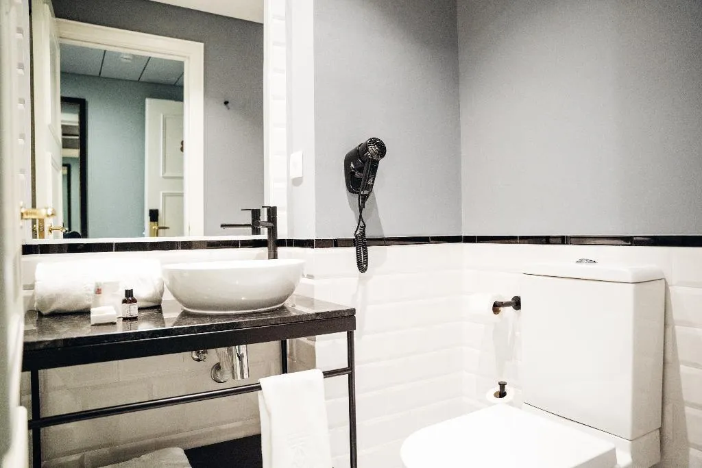 SINGLE STANDARD Room, GRANDE HOTEL PARIS by STAY HOTELS, Porto
