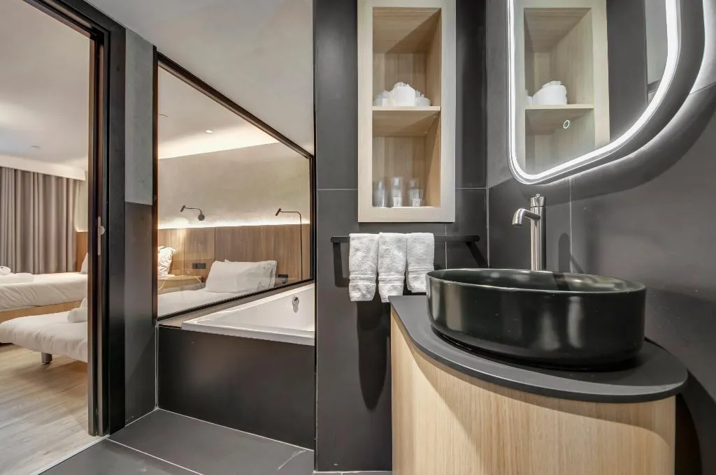 TRIPLE PREMIUM SUPERIOR Room, Noru Hotel, Malta