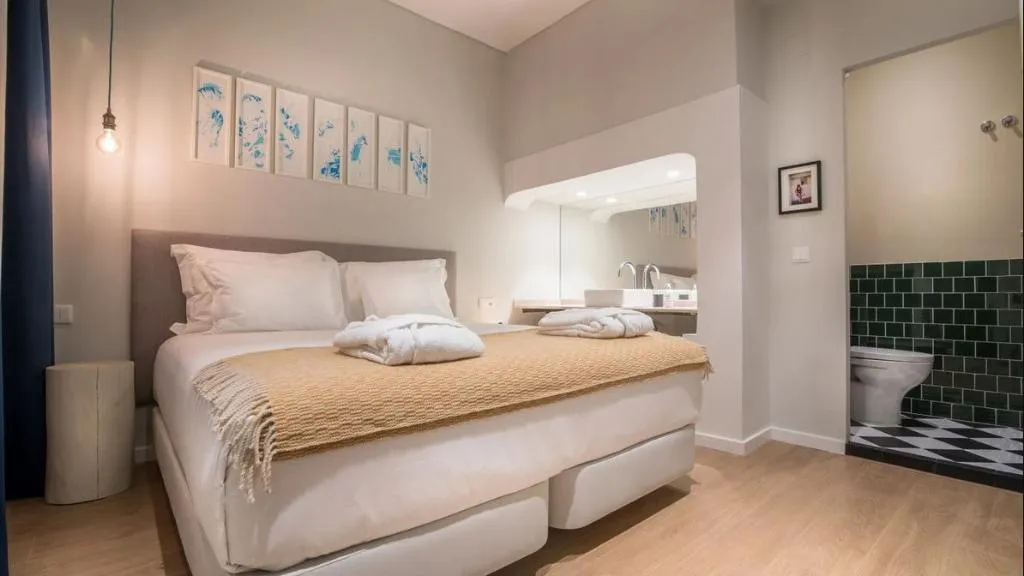 Double or Twin BASIC Room, Esqina Urban Lodge, Lisbon