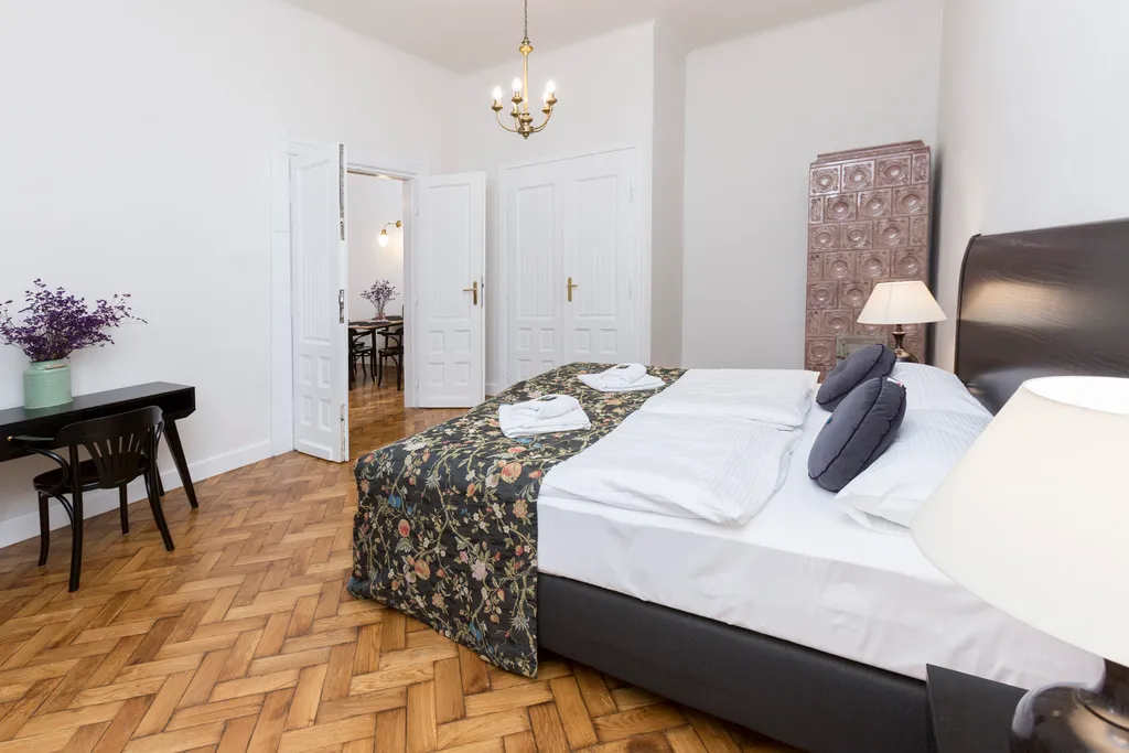 APARTMENT CAPACITY 6 TWO BEDROOMS Room, Antique Apartments Plac Szczepanski, Krakow