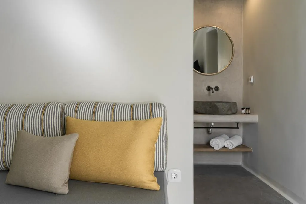 JUNIOR SUITE WITH JACUZZI Room, Aeon Suites by Mr and Mrs White, Santorini