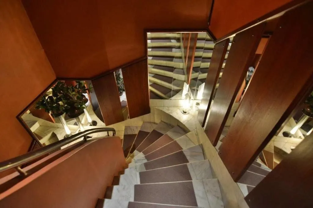 Lobby, Man-Tess, Riga