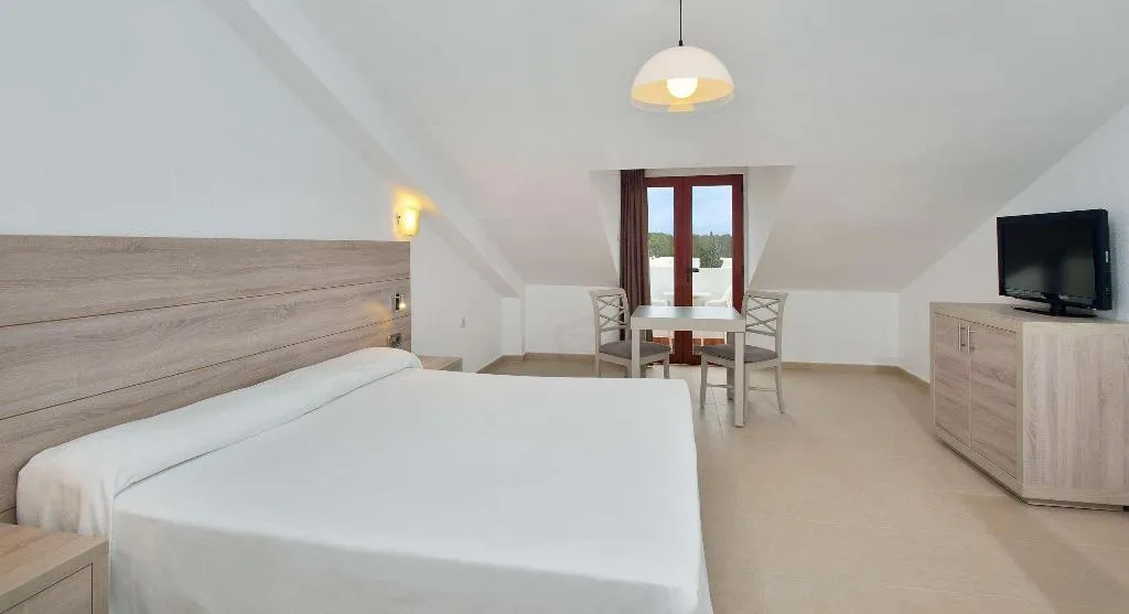 STUDIO STANDARD Room, Sol Cala d'Or Apartamentos, Majorca
