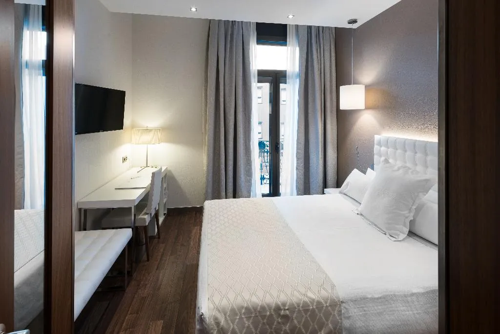 SINGLE STANDARD Room, Catalonia Ramblas, Barcelona