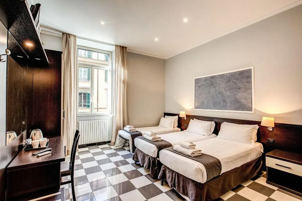 Room, Roma Da Noi, Naples