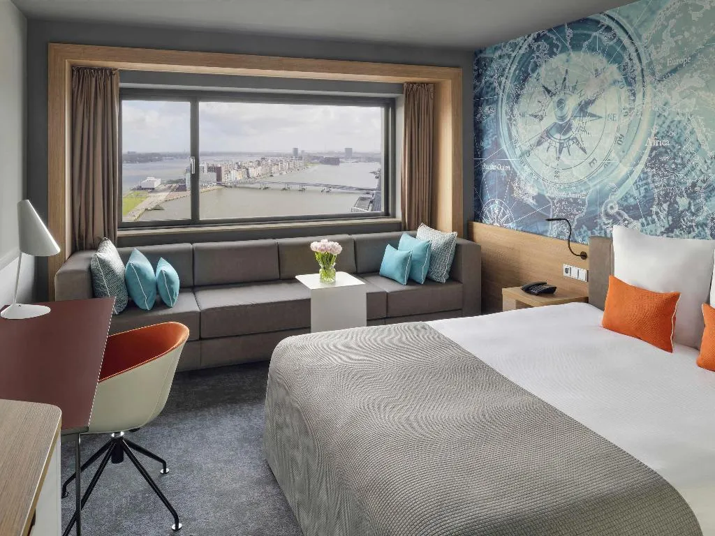 FAMILY ROOM CONNECTING ROOM Room, Movenpick Hotel Amsterdam City Centre, Amsterdam