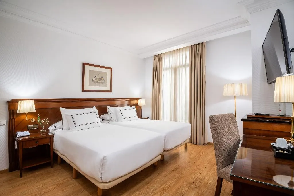 Double or Twin CONNECTING ROOM Room, Melia Plaza, Valencia