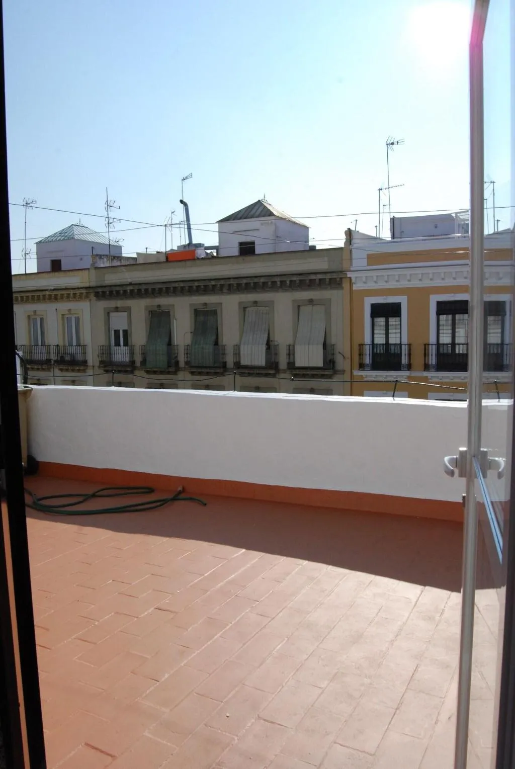 Terrace, Pensión dulces sueños, Seville