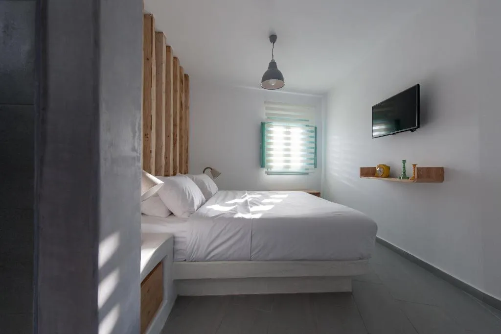 Room, Avatar Suites, Santorini