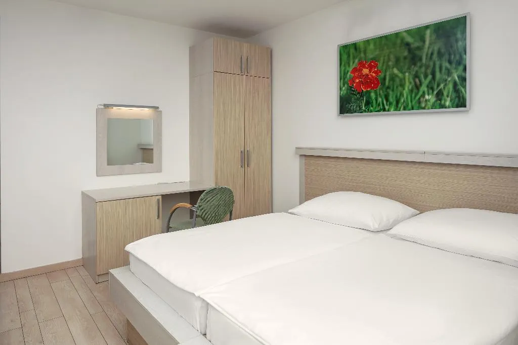 Double or Twin CAPACITY 3 Room, Ankora, Prague