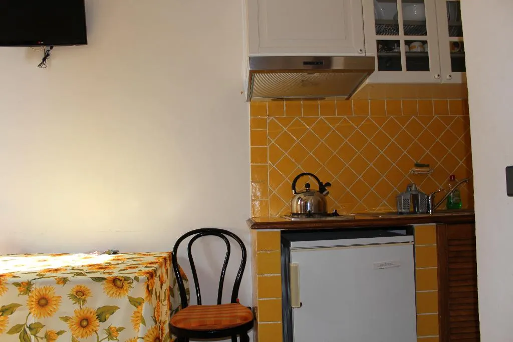 STUDIO CAPACITY 3 Room, Max Apartments, Florence