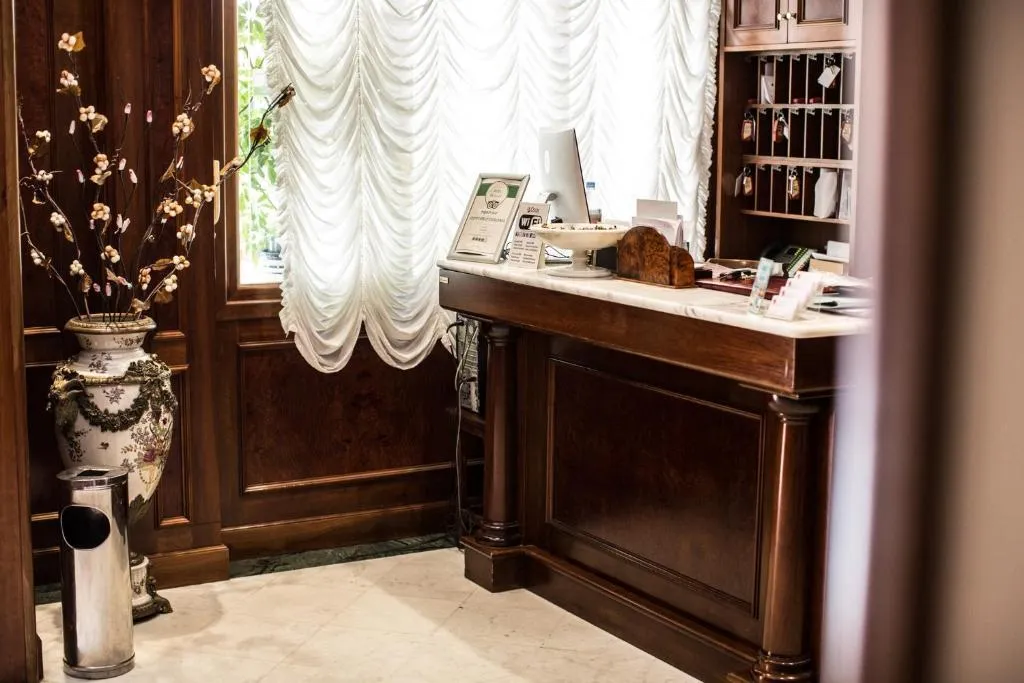 Lobby, Grifo, Rome