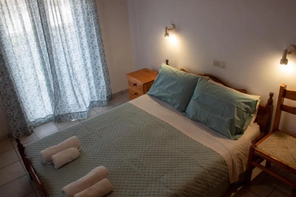 Room, Vaso Alykanas Studios, Zante