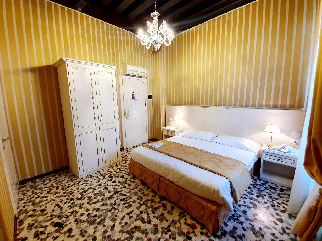Double or Twin STANDARD Room, Corte dei Greci, Venice