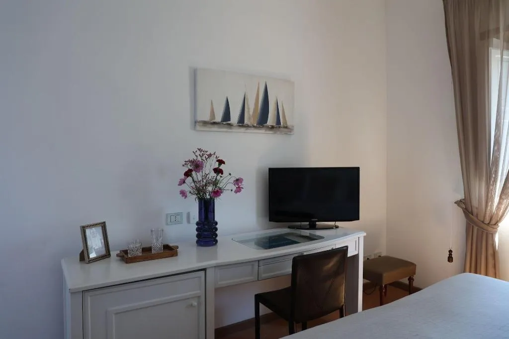 Room, Villa Puolo - With Private Sea Access, Naples