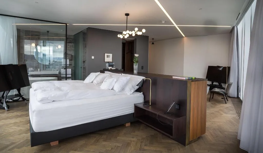Room, Tower Suites Reykjavik, Reykjavik