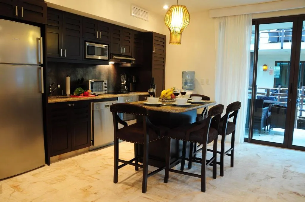 TWIN DELUXE Room, El Taj Ocean Front and Beachside Condo Hotel, Playa Del Carmen