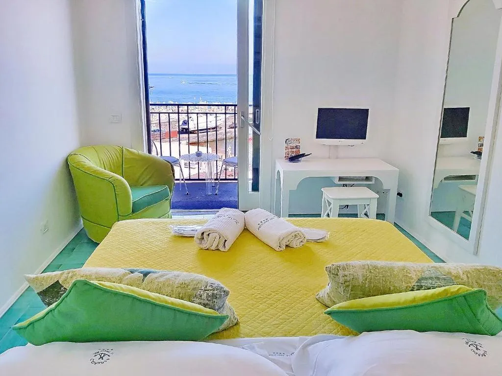 DOUBLE SUPERIOR SEA VIEW Room, Hotel Le Ancore BW Signature Collection, Naples