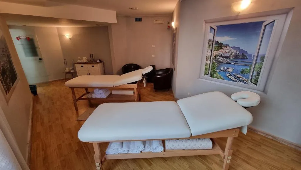 Sports and Entertainment, Hotel Polo Nautico, Naples