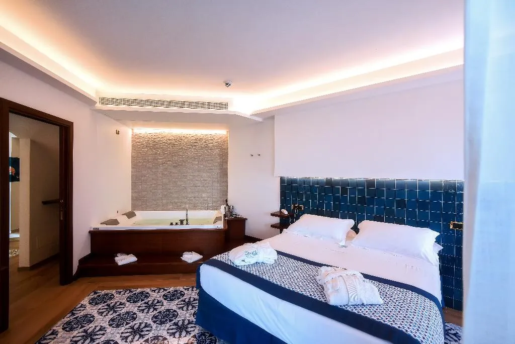 SUITE SEA FRONT Room, Ravello Art Hotel Marmorata, Naples