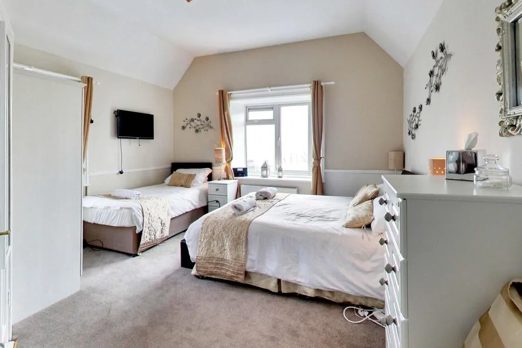 Room, Robin Hill House, Cork