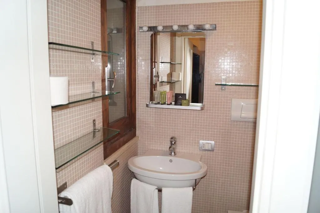 TRIPLE STANDARD Room, Relais Arco Della Pace, Rome