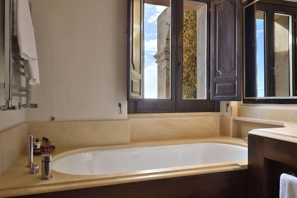 Room, Monastero Santa Rosa Hotel & Spa, Naples