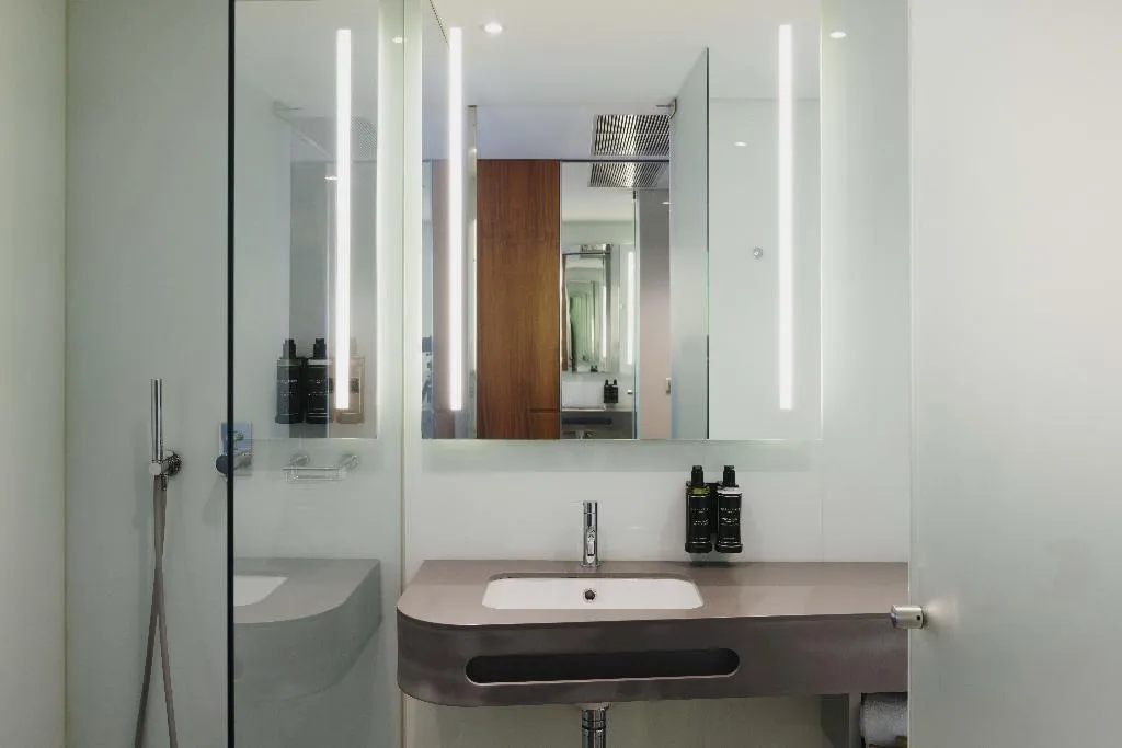 DOUBLE SINGLE USE CLASSIC Room, Timbre Heroismo, Porto