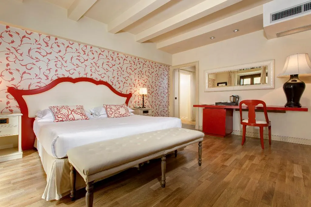 DOUBLE SINGLE USE SUPERIOR Room, Grand Hotel Cavour, Florence