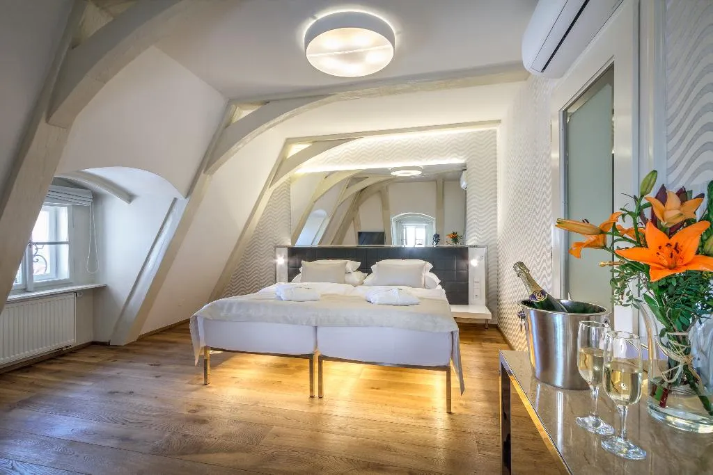 Double or Twin DELUXE Room, Golden Star, Prague