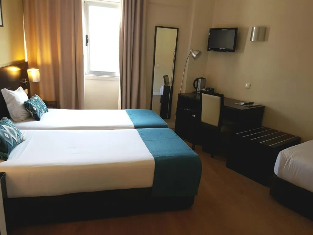 TRIPLE STANDARD Room, Lisbon City Hotel, Lisbon