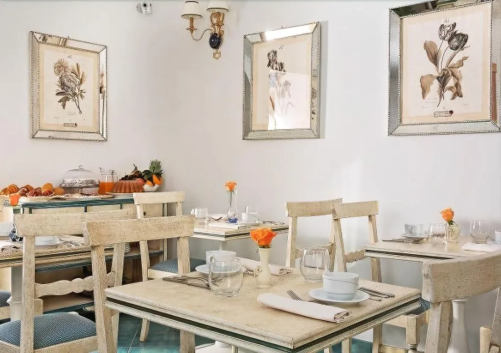 Restaurant, Villa Maria, Naples