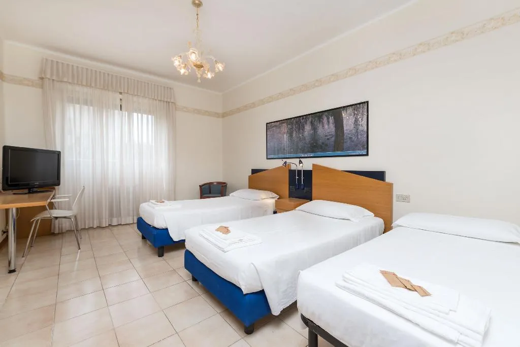 TRIPLE STANDARD Room, Hotel San Pancrazio, Milan