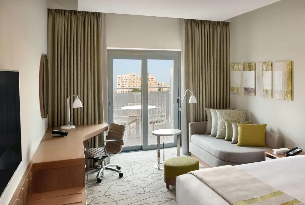 TWIN WITH TERRACE Room, Holiday Inn & Suites Dubai Festival City, Dubai