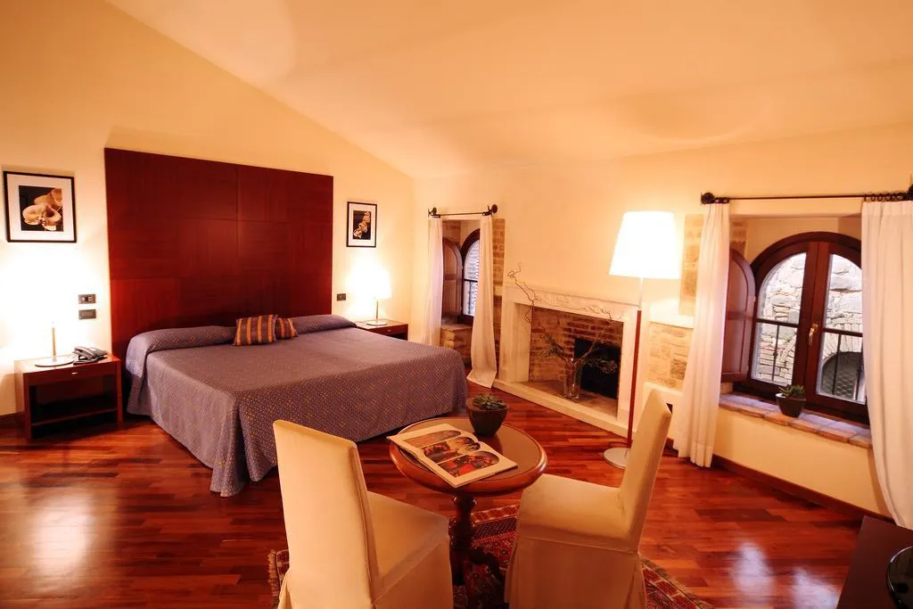 JUNIOR SUITE STANDARD Room, Relais & Spa La Corte Di Bettona, Perugia